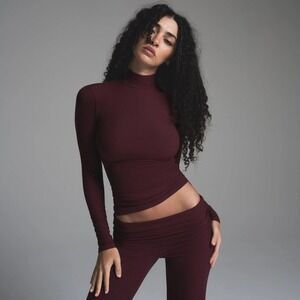 Skims soft lounge mock neck long sleeve top Color Bordeaux